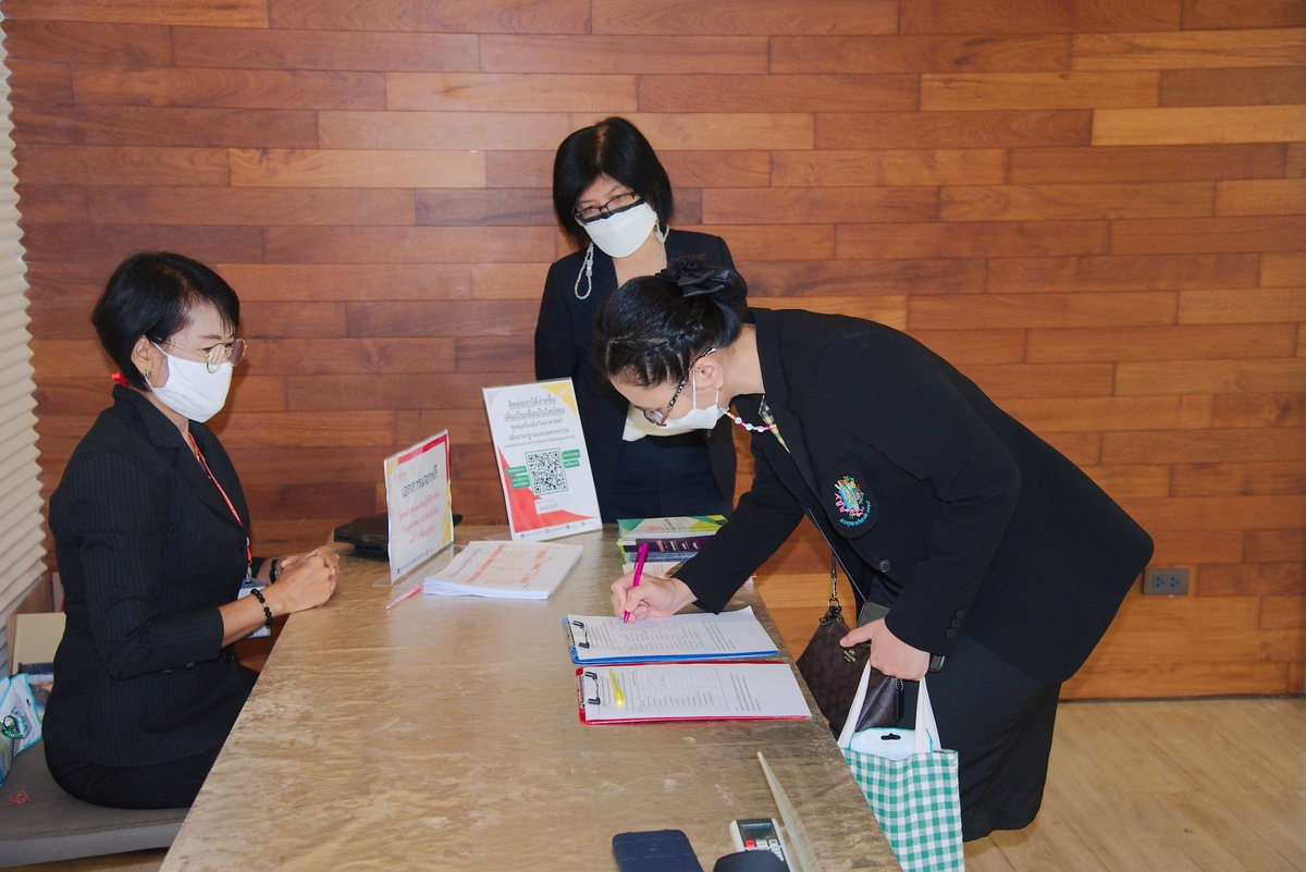 พิธีมอบประกาศนียบัตรแก่ผู้สำเร็จการศึกษาหลักสูตรประกาศนียบัตร (Non-Degree) สาขาวิชาสะเต็มศึกษา และหารือความร่วมมือทางวิชาการ "โครงการบัณฑิตพันธุ์ใหม่และกำลังคนที่มีสมรรถนะ” ระหว่างโรงเรียน คณะวิทยาศาสตร์ และมหาวิทยาลัย รุ่นที่ 1 ปี 2564