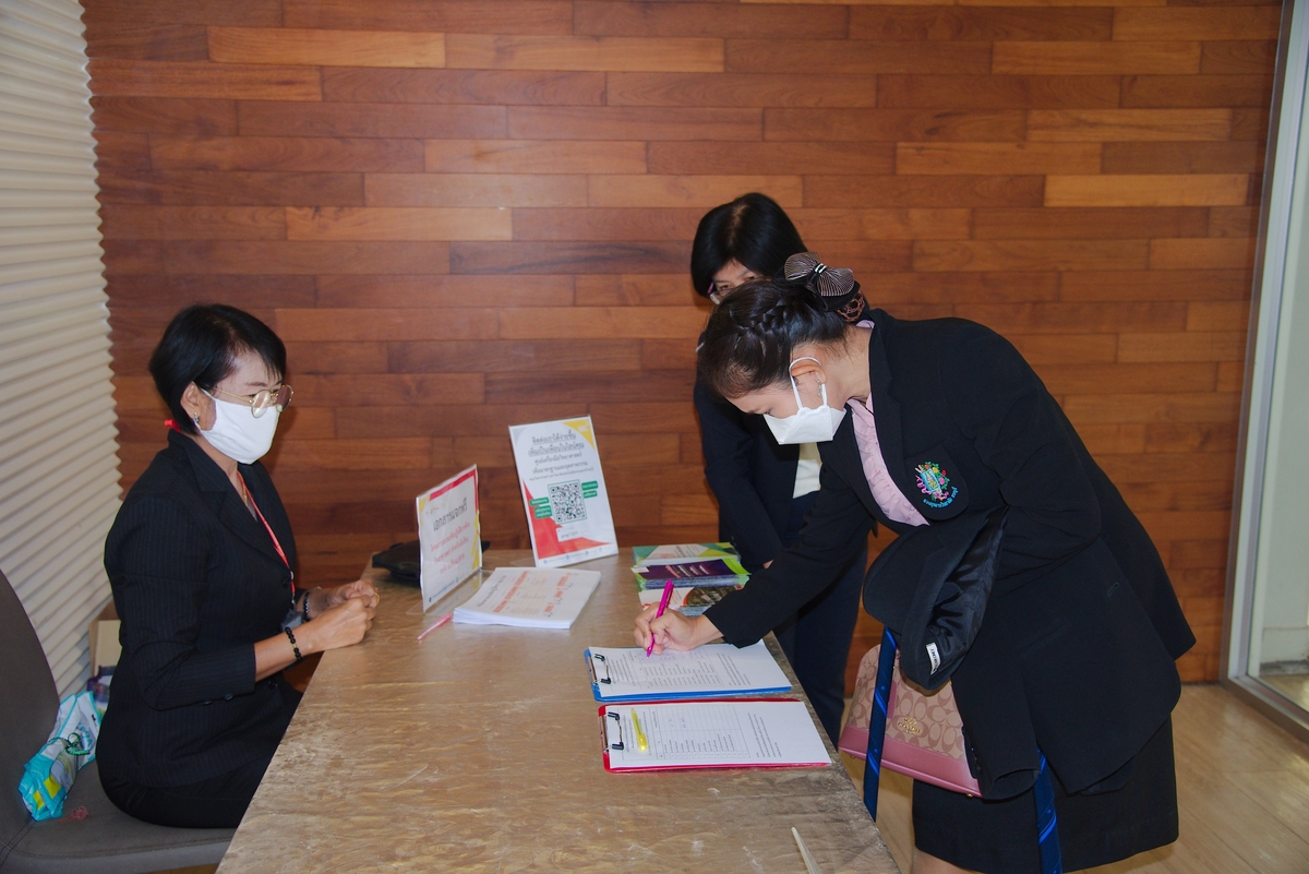 พิธีมอบประกาศนียบัตรแก่ผู้สำเร็จการศึกษาหลักสูตรประกาศนียบัตร (Non-Degree) สาขาวิชาสะเต็มศึกษา และหารือความร่วมมือทางวิชาการ "โครงการบัณฑิตพันธุ์ใหม่และกำลังคนที่มีสมรรถนะ” ระหว่างโรงเรียน คณะวิทยาศาสตร์ และมหาวิทยาลัย รุ่นที่ 1 ปี 2564