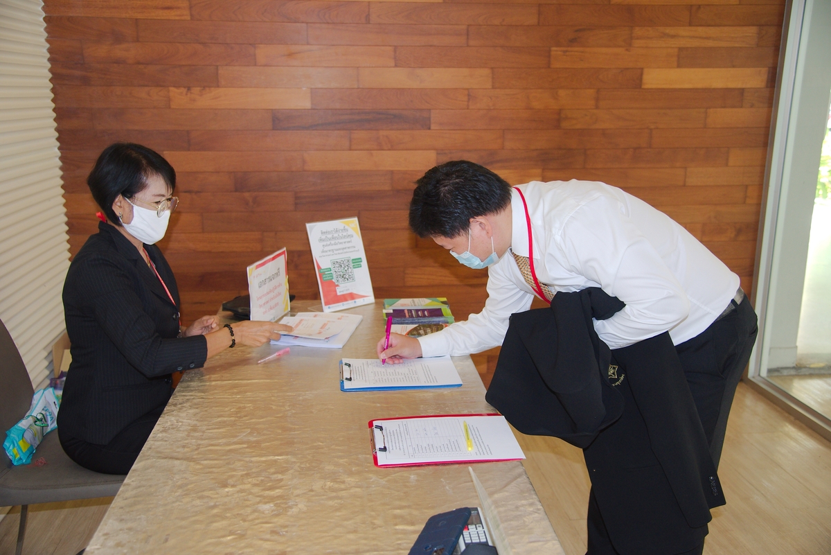 พิธีมอบประกาศนียบัตรแก่ผู้สำเร็จการศึกษาหลักสูตรประกาศนียบัตร (Non-Degree) สาขาวิชาสะเต็มศึกษา และหารือความร่วมมือทางวิชาการ "โครงการบัณฑิตพันธุ์ใหม่และกำลังคนที่มีสมรรถนะ” ระหว่างโรงเรียน คณะวิทยาศาสตร์ และมหาวิทยาลัย รุ่นที่ 1 ปี 2564