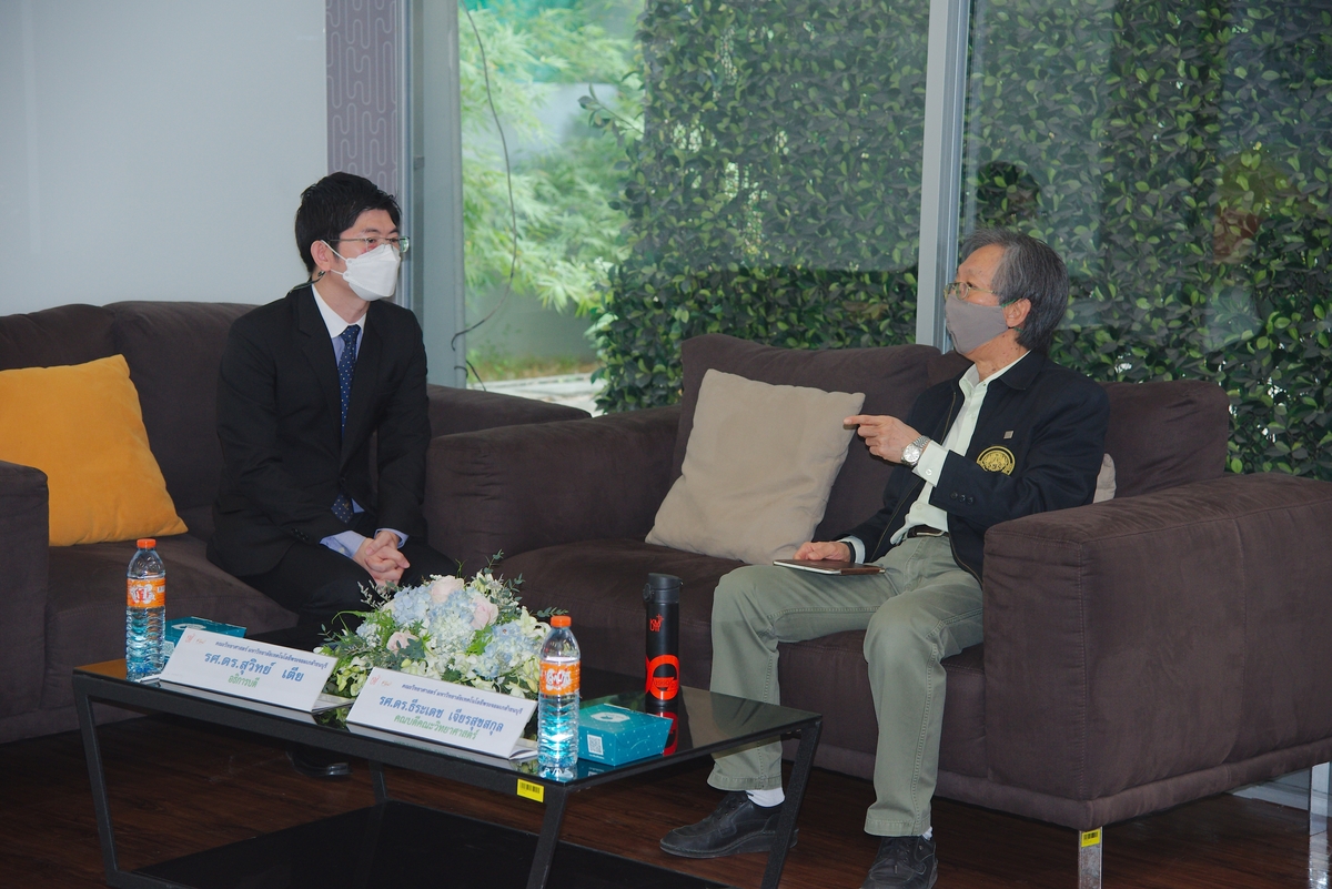 พิธีมอบประกาศนียบัตรแก่ผู้สำเร็จการศึกษาหลักสูตรประกาศนียบัตร (Non-Degree) สาขาวิชาสะเต็มศึกษา และหารือความร่วมมือทางวิชาการ "โครงการบัณฑิตพันธุ์ใหม่และกำลังคนที่มีสมรรถนะ” ระหว่างโรงเรียน คณะวิทยาศาสตร์ และมหาวิทยาลัย รุ่นที่ 1 ปี 2564